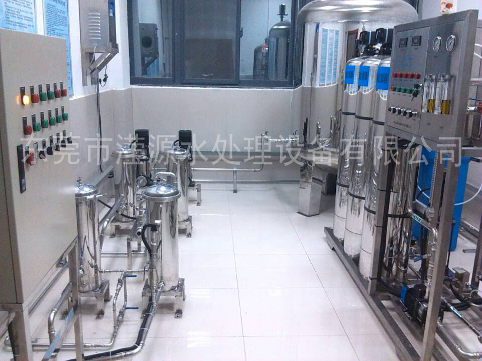 /></p><p> </p><p>        <a href=http://yihder.net>純凈水設(shè)備</a>是用于滿足各行業(yè)需求制取<a href=http://yihder.net>純凈水的設(shè)備</a>，多用于醫(yī)藥、生物化學(xué)化工、醫(yī)院等行業(yè)，整個(gè)系統(tǒng)都由SUS304L或SUS316L全不銹鋼材質(zhì)組合而成，而且在用水點(diǎn)之前都必須裝備紫外線及臭氧殺菌裝置。純凈水設(shè)備核心技術(shù)采用反滲透，EDI等較新工藝，比較有針對(duì)性地設(shè)計(jì)出成套高純水處理工藝，以滿足藥廠、醫(yī)院的純凈水制取、大輸液制取的用水要求。</p><p>　　純凈水設(shè)備系統(tǒng)設(shè)計(jì)制造除了水質(zhì)要達(dá)到2010版藥典或者其他藥典標(biāo)準(zhǔn)外，還得符合GMP的認(rèn)證要求。生物醫(yī)藥制藥方面的純凈水設(shè)備對(duì)這兩點(diǎn)更為重視，那么GMP對(duì)純凈水設(shè)備系統(tǒng)有哪些要求呢？應(yīng)該如何避免這些問(wèn)題呢？如何快速的通過(guò)GMP認(rèn)證呢？<a href=http://yihder.net>http://yihder.net</a></p><p>　　GMP認(rèn)證相關(guān)要求以及眾多GMP純凈水設(shè)備案例經(jīng)驗(yàn)，總結(jié)一些常見(jiàn)的GMP認(rèn)證問(wèn)題，以供參考：</p><p>　　1.純凈水沒(méi)有安裝PID圖</p><p>　　2.純水站沒(méi)有貼取樣點(diǎn)編號(hào)</p><p>　　3.純凈水中需要加上用水點(diǎn)編號(hào)；一樓純凈水儲(chǔ)罐上面管道無(wú)流向標(biāo)識(shí)；</p><p>　　4.純凈水理化檢測(cè)記錄中：不揮發(fā)物檢測(cè)稱重?zé)o原始打印記錄；電導(dǎo)率的檢測(cè)應(yīng)加入單位；</p><p>　　5.純凈水系統(tǒng)從EDI出來(lái)就是純凈水，但現(xiàn)場(chǎng)的管路及閥門、送水泵、壓力表都沒(méi)安照純凈水的標(biāo)準(zhǔn)做，存在污染風(fēng)險(xiǎn)。</p><p>　　6.純凈水驗(yàn)證時(shí)沒(méi)有驗(yàn)證自動(dòng)電磁閥的動(dòng)作是否準(zhǔn)確無(wú)誤。</p><p>　　7.安裝純凈水在線電導(dǎo)率監(jiān)測(cè)時(shí)沒(méi)有圖紙。</p><p>　　8.純凈水無(wú)管理設(shè)計(jì)圖，管路非衛(wèi)生連接，無(wú)日常監(jiān)控，管路設(shè)計(jì)不利于取樣。9.純凈水灌及焊接不符合要求，</p><p>　　10.純凈水無(wú)取樣記錄；純凈水回水處應(yīng)安裝流量計(jì)</p><p>　　11.純凈水系統(tǒng)需要對(duì)總送、總回、儲(chǔ)罐、較遠(yuǎn)用水點(diǎn)進(jìn)行每周全檢，其余用水點(diǎn)每月全檢</p><p>　　12.純凈水系統(tǒng)的驗(yàn)證</p><p>　　13.純凈水的設(shè)計(jì)、安裝、臭氧消毒依據(jù)、焊接、驗(yàn)證確認(rèn)等部分不符合要求</p><p>　　14.純凈水圖紙與實(shí)際不相符，各控制閥應(yīng)在圖紙上注明；</p><p>　　15.管道、儲(chǔ)水罐、電焊問(wèn)題</p><p>　　16.儲(chǔ)備出水口，回水口應(yīng)有溫度計(jì)，以便對(duì)其溫度變化進(jìn)行控制，應(yīng)有流量監(jiān)控計(jì)</p><p> </p><p> </p></div>
						<div   id=